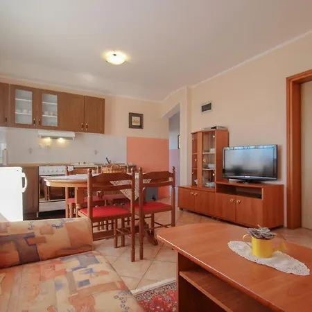 Ferienwohnung Fur 5 Personen Ca 60 Qm In Novigrad, Istrien Istrische Riviera - B60597 * Karpinjan